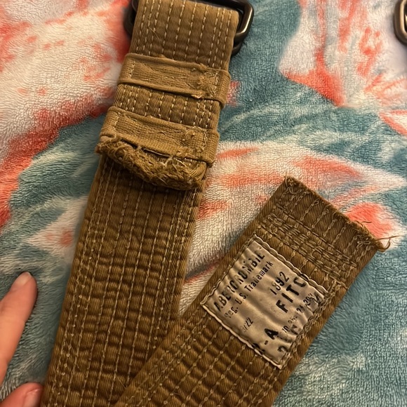 Belts - Picture 3 of 7